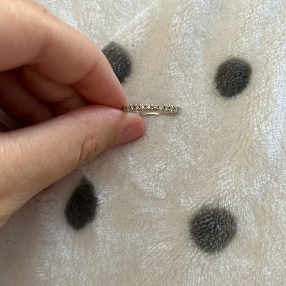 0.25 Diamond Band - Picture 4 of 10